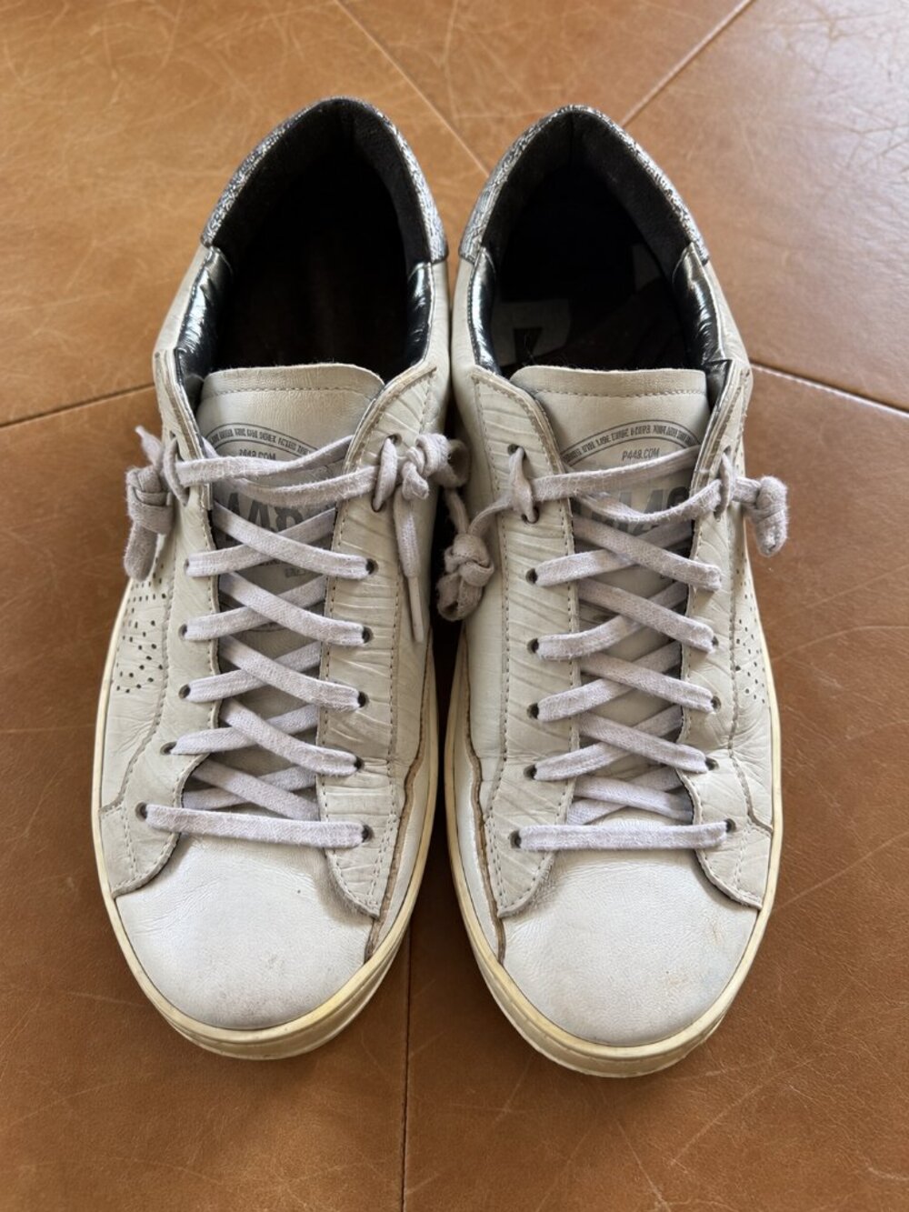 P448 White Leather Low-Top Sneakers Silver Metallic Heel Size 8.5